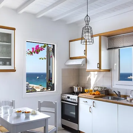 Aparthotel Bay Bees Sea View & Homes 3*