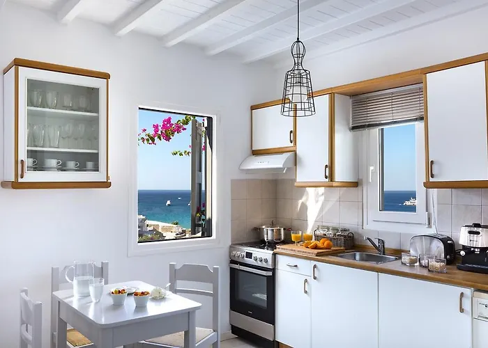 Apartmanhotel Bay Bees Sea View & Homes 3*