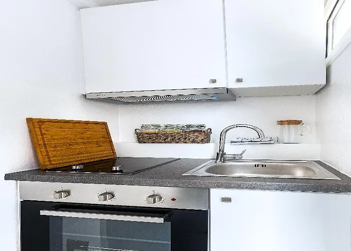 Bay Bees Sea View & Homes Apartmanhotel 3*