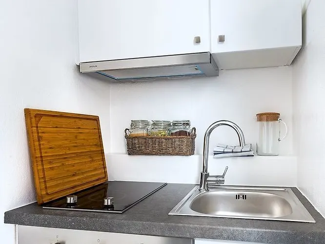 Bay Bees Sea View & Homes 3* Platísz Jalósz