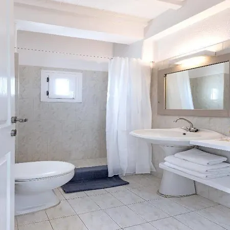 Aparthotel Bay Bees Sea View & Homes 3*